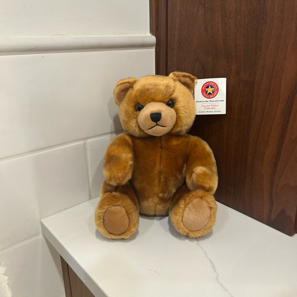 Herrington Teddy Bear Hard Rock Cafe Golden Classic Teddy Bear Collectors